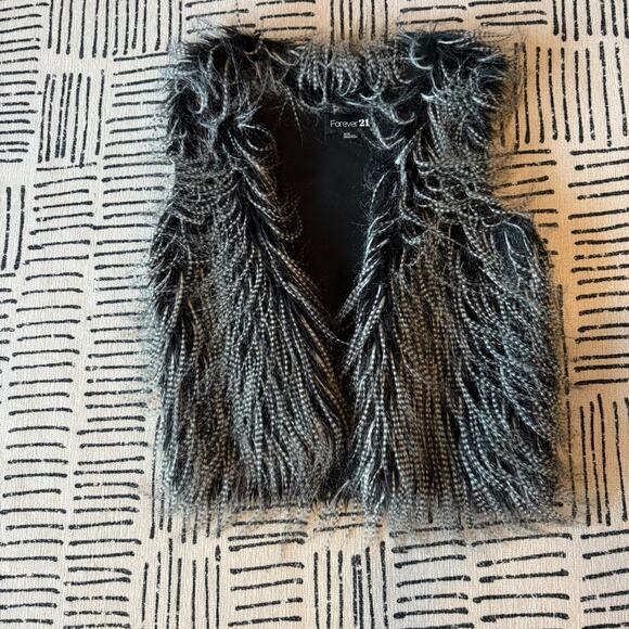 Forever 21 Black and Gray Faux Fur Vest - Picture 5 of 7